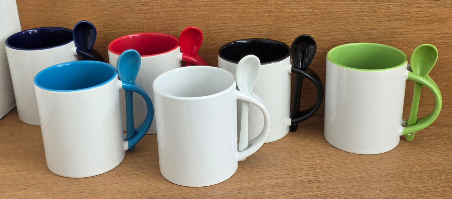 Tasse mit Löffel